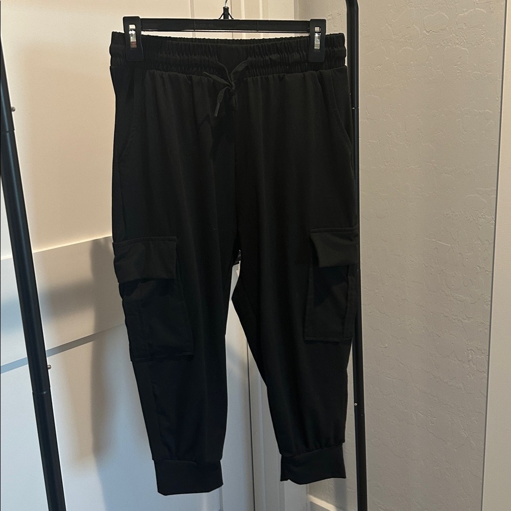 Black Cargo Jogger Capri pants